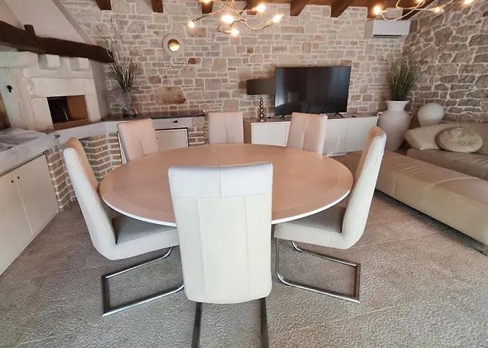 Casa Dell 'amore 펜션 포레치